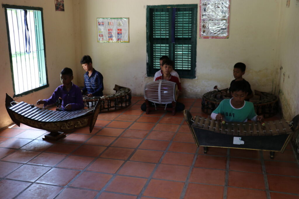 Les Amis des Enfants du Monde au Cambodge